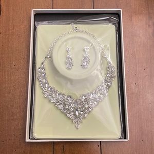 SWEETV necklace and earring set